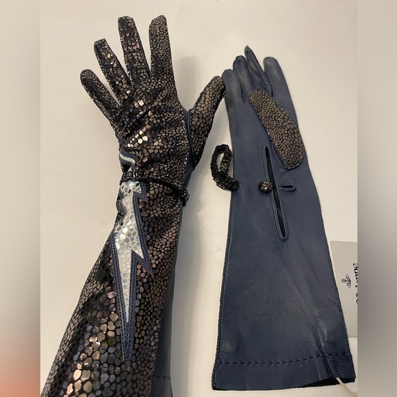 Vivienne Westwood BRAND NEW LONG GLOVES LAMINATED SIZE M AW18